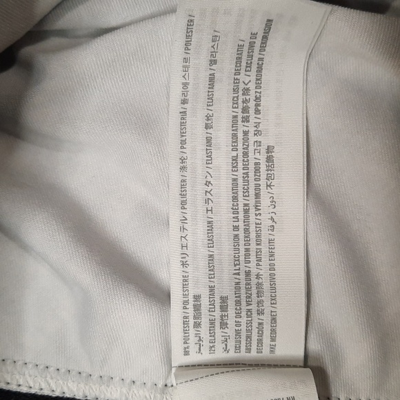 Abercrombie & Fitch black & white print leggings, size large - Picture 8 of 10